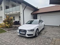 Weiß Gebraucht 2012 Audi A4 S-Line Kombi | 7.500 € (Fairer Preis)