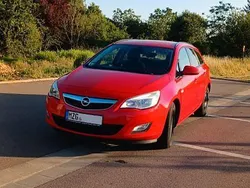 Rot Gebraucht 2011 Opel Astra Sport Kombi | 2.700 € (Fairer Preis)