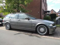 Grau Gebraucht 2001 BMW 330 Kombi | 26.000 €