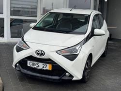 Weiß Gebraucht 2020 Toyota Aygo X-play Kleinwagen | 7.799 € (Guter Preis)
