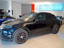 Schwarz Gebraucht 2025 Porsche Macan 4 Electric SUV | 95.880 € (Teuer)