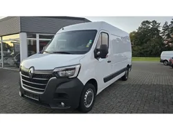 Weiss (metallic) Gebraucht 2022 Renault Master Van | 25.999 € (Guter Preis)