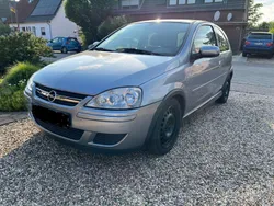 Silber Gebraucht 2006 Opel Corsa Cosmo Limousine | 2.200 € (Guter Preis)