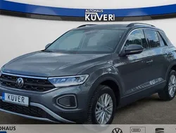 Grau Gebraucht 2024 VW T-Roc Life SUV | 22.950 € (Guter Preis)