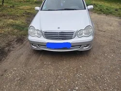 Silber Gebraucht 2006 Mercedes C230 Limousine | 5.500 € (Etwas zu teuer)