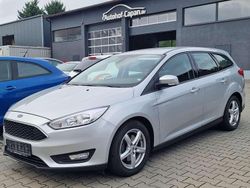 Silber Gebraucht 2015 Ford Focus Business Edition Kombi | 4.399 € (Fairer Preis)