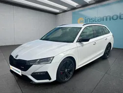 Weiß Gebraucht 2022 Skoda Octavia RS Kombi | 27.649 € (Fairer Preis)