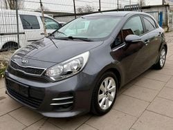 Silber Gebraucht 2016 Kia Rio DREAM-TEAM Edition Kleinwagen | 6.750 € (Guter Preis)