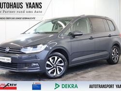 Grau Gebraucht 2021 VW Touran Active Van / Kleinbus | 15.949 € (Superpreis)
