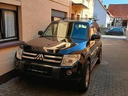 Schwarz Gebraucht 2009 Mitsubishi Pajero SUV | 7.700 € (Teuer)