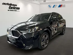 Black sapphire metallic Gebraucht 2024 BMW iX2 M Sport SUV | 55.923 € (Teuer)