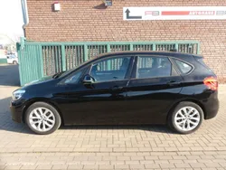Schwarz Gebraucht 2015 BMW 218 Active Tourer Advantage Van / Kleinbus | 8.990 € (Teuer)
