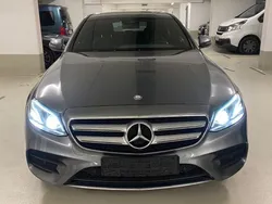Grau Gebraucht 2018 Mercedes E220 AMG line Limousine | 25.600 € (Guter Preis)