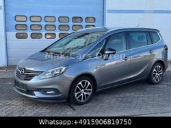 Grau Gebraucht 2018 Opel Zafira Edition Van / Kleinbus | 7.200 € (Fairer Preis)