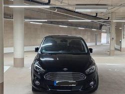 Schwarz Gebraucht 2017 Ford S-MAX Titanium Van / Kleinbus | 17.900 € (Fairer Preis)