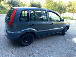 Grau Gebraucht 2005 Ford Fusion Kleinwagen | 1.800 €