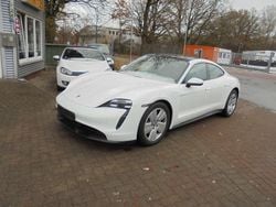 Weiß Gebraucht 2023 Porsche Taycan Basis Coupé | 65.999 € (Superpreis)