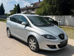 Grau Gebraucht 2007 Seat Altea XL Van / Kleinbus | 1.800 €