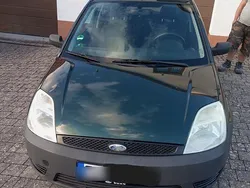 Grün Gebraucht 2004 Ford Fiesta Kleinwagen | 1.550 € (Fairer Preis)