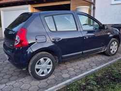 Blau Gebraucht 2010 Dacia Sandero Limousine | 3.333 € (Fairer Preis)