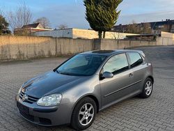 Grau Gebraucht 2006 VW Golf V Kleinwagen | 2.500 € (Etwas zu teuer)
