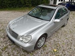 Silber Gebraucht 2003 Mercedes C200 Classic Limousine | 3.700 € (Fairer Preis)