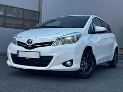 Weiß Gebraucht 2013 Toyota Yaris Edition Kleinwagen | 6.996 € (Fairer Preis)