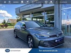 Grau Gebraucht 2024 VW Passat Business Kombi | 39.990 € (Guter Preis)