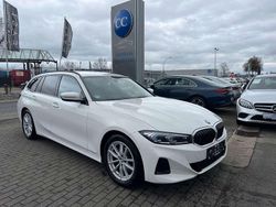 Alpinweiss iii Gebraucht 2023 BMW 318 Sport Line Kombi | 31.999 € (Fairer Preis)