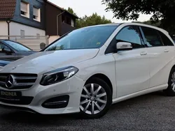 Weiß Gebraucht 2015 Mercedes B180 Style Van / Kleinbus | 12.450 € (Fairer Preis)