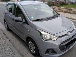 Grau Gebraucht 2015 Hyundai i10 Kleinwagen | 5.580 € (Fairer Preis)