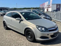 Grau Gebraucht 2008 Opel Astra GTC Basis Limousine | 750 €