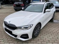 Weiß Gebraucht 2020 BMW 320 M Sport Kombi | 24.999 € (Fairer Preis)