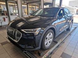 Brillantschwarz Gebraucht 2022 Audi e-tron SUV | 22.990 €