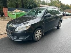 Schwarz Gebraucht 2012 Skoda Fabia Kleinwagen | 1.800 € (Guter Preis)