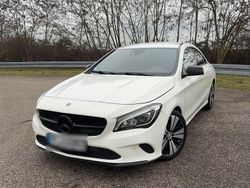 Weiß Gebraucht 2016 Mercedes CLA180 Urban Limousine | 12.600 € (Fairer Preis)