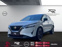 Pearl white pearleffekt/dach black met (metallic) Gebraucht 2023 Nissan Qashqai Tekna SUV | 32.490 € (Teuer)