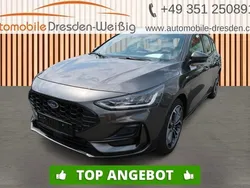 Grau Gebraucht 2022 Ford Focus ST-Line Kombi | 19.980 € (Guter Preis)