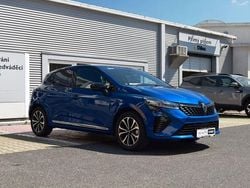 Blau Neu 2025 Renault Clio V Techno Limousine | 21.150 € (Superpreis)