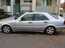Silber Gebraucht 1998 Mercedes 200 Limousine | 2.000 € (Fairer Preis)