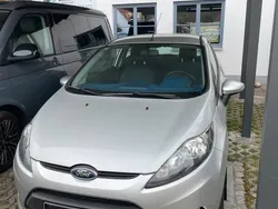 Silber Gebraucht 2009 Ford Fiesta Kleinwagen | 2.200 €