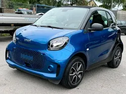 Blau Gebraucht 2021 Smart ForTwo Electric Drive Kleinwagen | 7.900 €