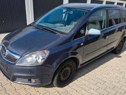 Grau Gebraucht 2007 Opel Zafira Edition Van / Kleinbus | 1.350 € (Superpreis)