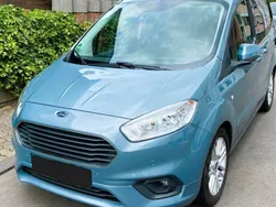 Blau Gebraucht 2019 Ford Tourneo Courier Titanium Van / Kleinbus | 15.400 € (Fairer Preis)