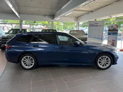 Phytonicblau Gebraucht 2022 BMW 318 Sport Line Kombi | 26.999 € (Fairer Preis)
