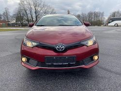 Rot Gebraucht 2018 Toyota Auris Touring Sports Team Kombi | 12.590 € (Guter Preis)