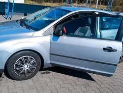 Silber Gebraucht 2005 Ford Focus Limousine | 1.000 € (Fairer Preis)