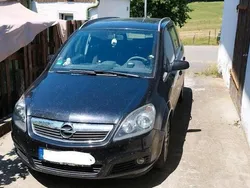 Schwarz Gebraucht 2006 Opel Zafira Edition Van / Kleinbus | 1.900 € (Guter Preis)