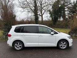 Weiß Gebraucht 2021 VW Touran Active Van / Kleinbus | 19.500 € (Superpreis)