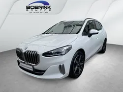 Weiß Gebraucht 2024 BMW 218 Active Tourer Luxury Line Van / Kleinbus | 30.990 € (Superpreis)
